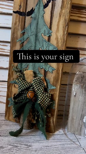 The truth is, there’s so many ways to use scrap wood for crafts and DIYs for your unique decor! ✨Ive created so many pieces over time for every season! ✨ If you want some ideas on to how to get creative with wood that is headed to the burn pile, follow my page and we’ll get creative together! #crafts #crafting #crafter #diy #diyideas #diyproject #decor #diyhomedecor #diyprojectsideas #woodcrafts #wood #woodcrafting | Lee Lexi Creations