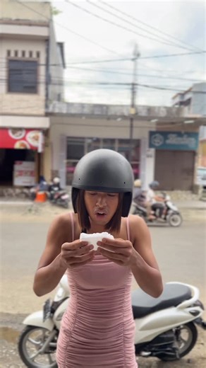 Andi Ishak Pratama on Instagram: "Taliiwa liwa tongeng Sedding Na🙏🏻😭"