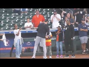 Aaron Judge signing autographs & posing for pictures after BP...Yankees vs. Astros...9/2/25