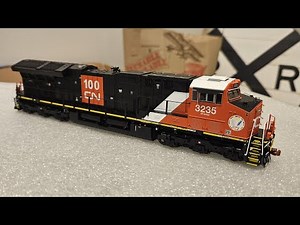 Review: ScaleTrains Rivet Counter ET44AC CN 100th Anniversary Scheme 3235 HO Scale DCC & LokSoundv5