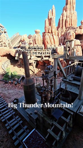 I loved this ride when I was a kid! It was fun to have the experience again. It was a long wait, but it was fun to look around and see other people enjoying the ride! #ride #japantravel #disneyland #tokyo #japan