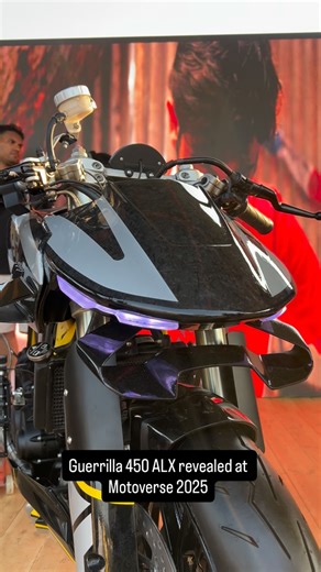 Autologue on Instagram: "We took futuristic guerrilla literally and made our most futuristic concept build called the #ALX with the #autologue X factor that we love to add to all kinds of vehicles. What do you think ? #autologue #alcrew #royalenfield #guerrilla450 #motoverse2025 #bkbo #bkbo2025"