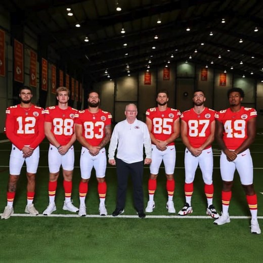 Touchdowns, celebrations, and absolute domination — it’s the ultimate football holiday!  Happy #NationalTightEndsDay to the unstoppable playmakers who block, catch, and change the game every single Sunday!  READ MORE: groovenation.us/touchdowns-celebrations-and-absolute-domination-its-the-ultimate-football-holiday-happy-nationaltightendsday-to-the-unstoppable-playmakers-who-block-catch-and-ieo3z2-thanhtruc123-fc6116180502 | The Catch Connoisseur | Facebook