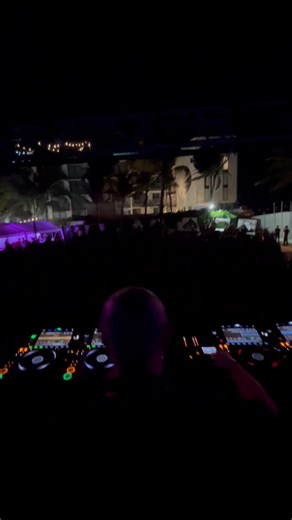 What a wonderful way to finish off my North American Tour last night on the beach at Playa Del Carmen, Mexico playing B2B with my partner in crime, Anthony Pappa 🙌🪩🥳 Thank you to Graziano and the whole Sudbeat crew for having us. What a pleasure. I’m heading home now a very happy man 🙏❤️🇲🇽 Next stop Ibiza 😎 | Dave Seaman