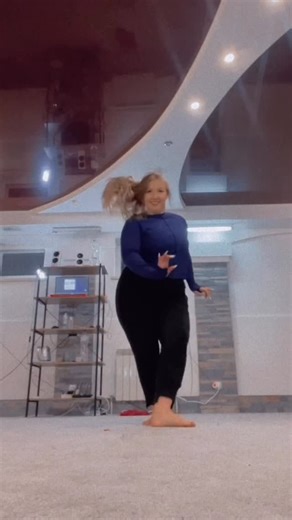 DIVA DARINA ( Daryna Konstantynova) on Instagram: "🔥My New Drum solo choreography that we are going to learn in : 📍Sweden, Stockholm 🇸🇪 - 31 October - 2 November @beadiva.stockholm 📍Italy, Rome 🇮🇹 - 7-9 November @beadiva.romeit Music 🎵 by @carlossestevez for @solangebellydance #divadarina #drumsolo #bellydance #beadiva #divastyle"