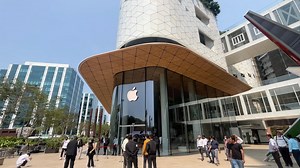 21K views · 946 reactions | Official Apple Store - Tour  Only one in India | Jenils Unique Vlog | Facebook