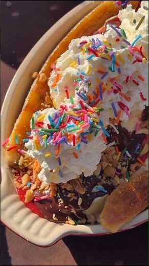 OMG! This Banana Split Looks INSANE 🍌🍨