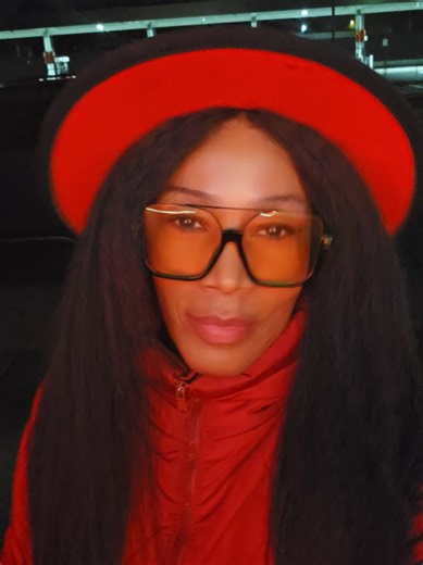 Let me be lady in red #cold #nightshift #karaoke