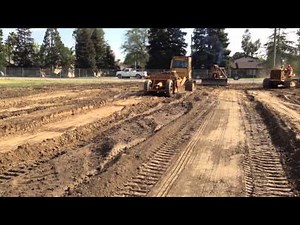 D4e Pulling Mike Mc's Cat 40 Scraper