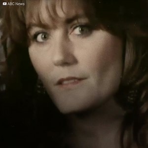 Lei aveva un viso con due profili armoniosi finché suo marito le diede un colpo che ….le divise in due la faccia. Connie aveva formato una famiglia con Thomas Culp e anche se sembravano una famiglia felice, in realtà lei viveva un inferno. Suo marito la colpì con un arma da fuoco provocandole gravi ferite da cui non avrebbe potuto mai riprendersi. Fortunatamente, un miracolo della scienza le diede una seconda opportunità e dopo la sua dolorosa tragedia scoprì come era vivere … con un viso in pre