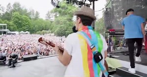 15K views · 889 reactions | Tour makes me Feel Good. Join us! ️ JasonMraz.com  Abby Linne & Billy Galewood | Jason Mraz | Facebook