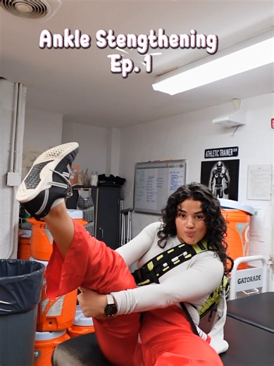 🦶Ankle Strenghening Epsiode 1 // one of my many services as an athletic trainer is giving out exercises to fix problems double leg calf raises are a great way to build strength and stability in your ankles I even use them as ome of my return to play testing #Ankle #strengthening #rehab #athletictrainer #athlete