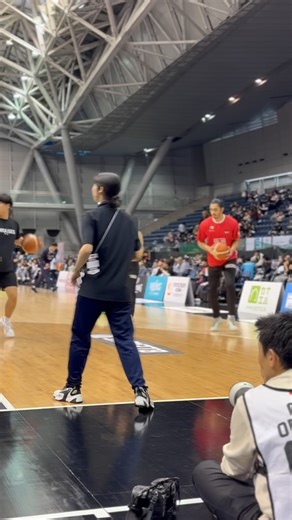 【公式】東京健康科学専門学校 on Instagram: "フリースロー🏀 選手も学生も真剣です🔥 #東京健康科学専門学校 #富山グラウジーズ #スポーツ栄養 #トレーナー実習"