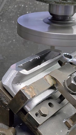 Did you know? ☝️🤓 At Offenhauser, one casting can do double duty. We use the same 5408 breather body to make both the 5408 and 5410 breathers—the difference is all in the details. • 5408 Breather → mounting angle stays at 90° • 5410 Breather → mounting angle is cut to 30° Same quality casting, two different applications. That’s classic Offy engineering at work. The good news? Both 5408 and 5410 breathers are moving through production right now. If you want to secure one, head over to http://www