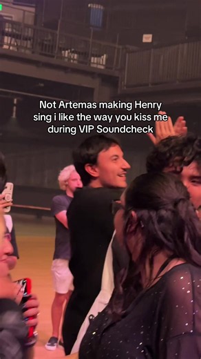 Artemas live performance: VIP soundcheck sings 'I Like The Way You Kiss Me'