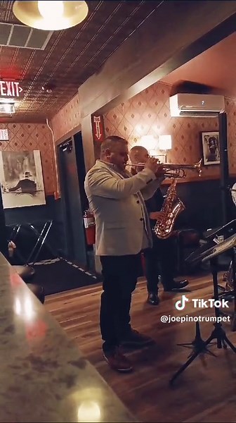 Joe Pino Quintet - Live from The Villa in Wayland, MA. 6/29/24 (Vid 1) Joe Albano - sax Steve Chaplin - piano Greg Toro - bass David Moore - drums Myself - trumpet #trumpet #trumpetplayer #jazztrumpet #jazz #trumpetlife #trompeta #trumpeter