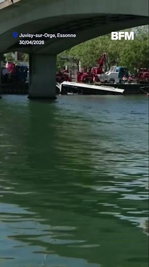Juvisy-sur-Orge: The bus that fell into the Seine is being pulled from the water by rescue workers