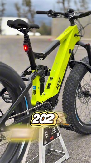 Redefining what’s possible on a fat e-bike 🤯 The HPC Trailblazer AT packs lightweight carbon full-sus, 2000W mid-drive punch, and floats over everything with those massive 4.8” tires. And that Rohloff E14 14-speed internal hub? Absolute game-changer – lightning-fast electronic shifts, zero maintenance, and 526% gear range for effortless climbs and descents. This is the ultimate all-terrain beast! 🌨️🏜️🗻 #ebike #WorldsBestFatEBike #EBikeAdventure #emtb #offroad #ebike | Hi-Power Cycles