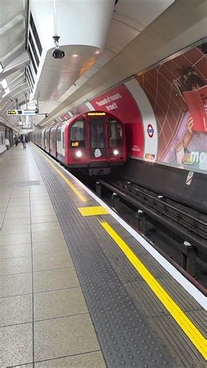 Central Line 1992 Stock Refurbished Arriving at Oxford Circus
