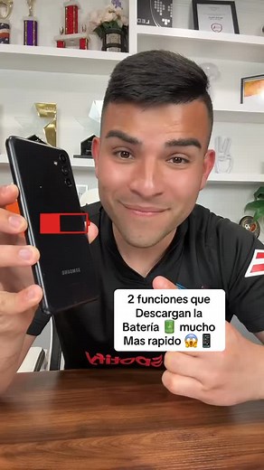 38K views · 15K reactions | Las 2 funciones que esta dańando la batería de tu teléfono  #tips #tipsandtricks #tech #android #iphonetips #lifehacks | Tipscustomdesigns | Facebook