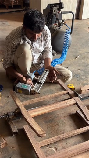 Manoj Suthar on Instagram: "Nail it with ease #mistrimanoj #woodworking #woodwork #handicraft #trending #tricks #machine #nailgun #easy"