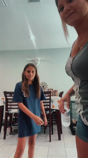 My poor freshly mopped floors. 🤣😭✌🏻 sorry rye rye