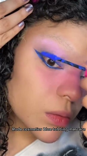 Spring has sprung and the lashes are blue. 💙🌸