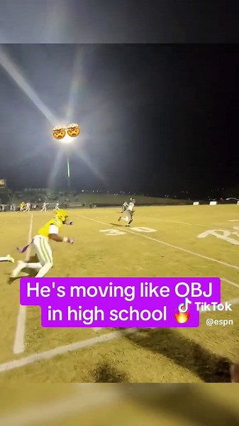 Coach's reaction 😂 (via q.montana/IG) #football #wow #unreal | football athletes