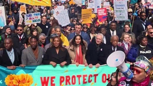 Robert De Niro and Bruce Springsteen protest against Trump
