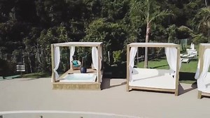 8.7K views · 198 reactions | Chegou Lagoon Beach Club, a área VIP do Wet! O novo espaço traz muita exclusividade e conforto para você relaxar com o requinte e a sofisticação, inspirada nos mais badalados clubes ao ar livre. Relaxe com serviços diferenciados que transformam sua experiência em premium. Vem pro Lagoon Beach Club! #lagoonbeachclub #wetnwildsp #piscina #lago #premium | Wet'n Wild - São Paulo | Facebook