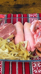 1.1M views · 15K reactions | Toba de porc facuta in casa fara chimicale, mult mai sanatoasa preparata acasa. Reteta picioare de porc urechi soric ceafa de porc ienibahar sare piper foi de dafin #tobadeporc #mezeluri | Ella Cooking | Facebook