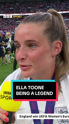 In honour of Ella Toone’s MBE, here’s one minute of her being a legend 👑 #WomensFootball #EllaToone #Lionesses #MBE #Woso
