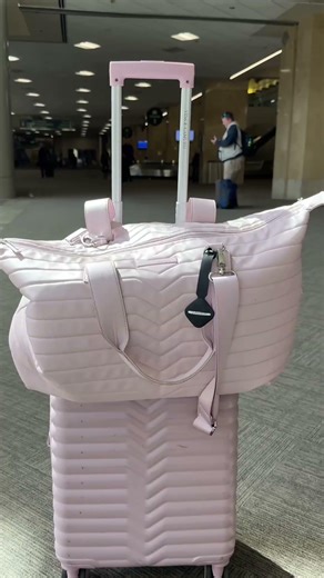 Spring Break Packing Must-Have ✈️ Don’t Lose Your Bag #shorts