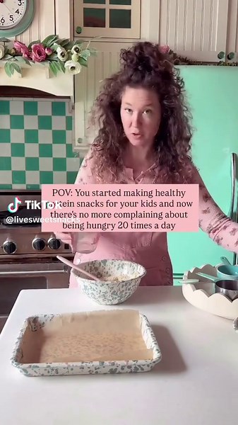 🍩 First comment “SNACKS” to get my best-selling High Protein Snack Recipes with 40 no-bake, protein-packed recipes that are BOTH delicious & healthy! You love your dessert and sweet snacks. I do too! But every time you try to grab a better snack, it’s the same struggle: ❌ The “healthy” ones at the store taste like cardboard. ❌ The ones that actually taste good are packed with sugar and processed junk. ❌ And the protein snacks? Dry, chalky or just way too expensive. You’ve stood in the snack ais