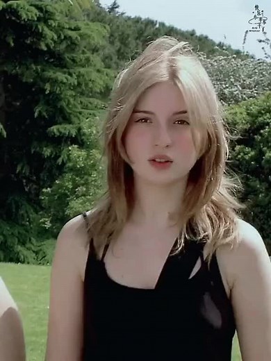 ماريا فالverde: قصة حياة ومشوار فني ملهم