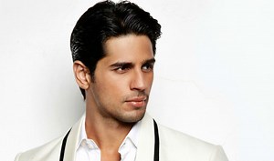 Fans surprise Sidharth Malhotra on Friendship Day