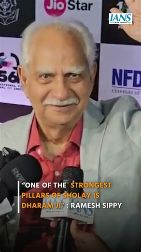 Ramesh Sippy hails Dharmendra as Sholay's strong pillar