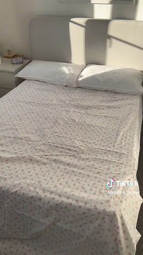 literally the cutest bedding ever!! 🌷 its linked on my amazon storefront under ‘bedroom finds’ 🤍 #newbedding #duvet #bedroominspo #bedroomgoals #thatgirl #aesthetic #springvibes #floral #relaxing #amazonfinds #amazonmusthaves #beddingsets #homeinspo #refreshing