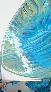 My husband bought me a new square painting colander to try out! I wanted to see if I would get a different design ... and I do! Super interesting and soft lines but very different than a regular colander pour. I hope you enjoy! Happy painting! | MollysArtistry