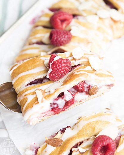 Raspberry Cream Cheese Crescent Ring