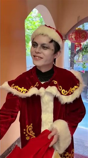 The Kind Clown Appeared In Time To Help The Angel#Angel#Clown