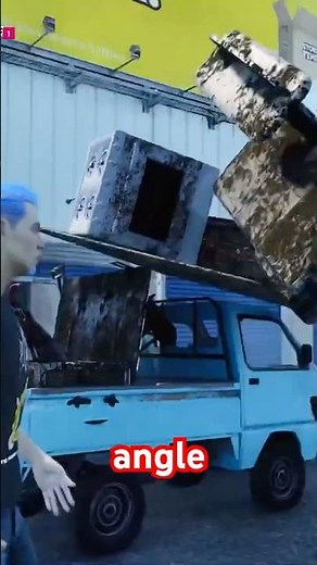 Never Grab A Falling Object! #storagehuntersimulator #storagewars #storagehacks #gaming#storagetips