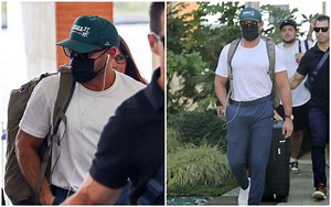 Zac Efron, prima apariție publică după ce în urmă cu o lună a ajuns la spital în urma unui „incident” în piscina unei vile din Ibiza. Și-a acoperit fața pe stradă, dar pe covorul roșu de la Veneția a renunțat la mască | PRO TV