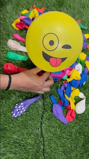 Emoji balloons popping! Electric balloon machine