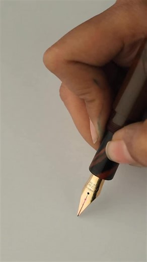 The Mozart Vintage Flex nib recreates the elusive flex of old-world fountain pens — soft, controlled, and deeply expressive. Precision-crafted in 14K gold. . . #kanwrite #mozart #vintageflexpens | KanWrite