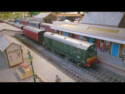 Bachmann Class 20 diesel electric locomotive D8169 working the goods train (Solo running session).