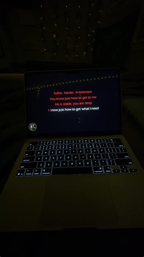 Pushing it down and praying 🙏#lizzymcalpine #singing #karaoketiktok #fypシ