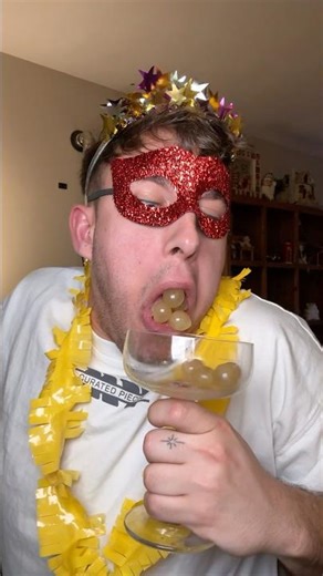 TYPES OF PEOPLE on NEW YEAR'S...🎊🥳 #comedy #humor #2026