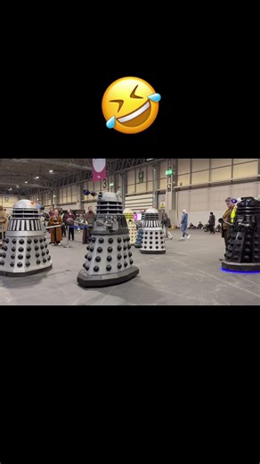 Pls subscribe And stretch! #comiccon #dalek #cosplay #doctorwho #mcm #drwho #birmingham #fun #funny