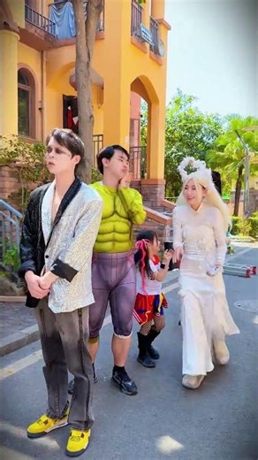 小丑教训插队的人 ##college #love #funny